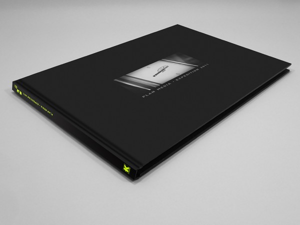 <span>plan media 2011</span><i>→</i>